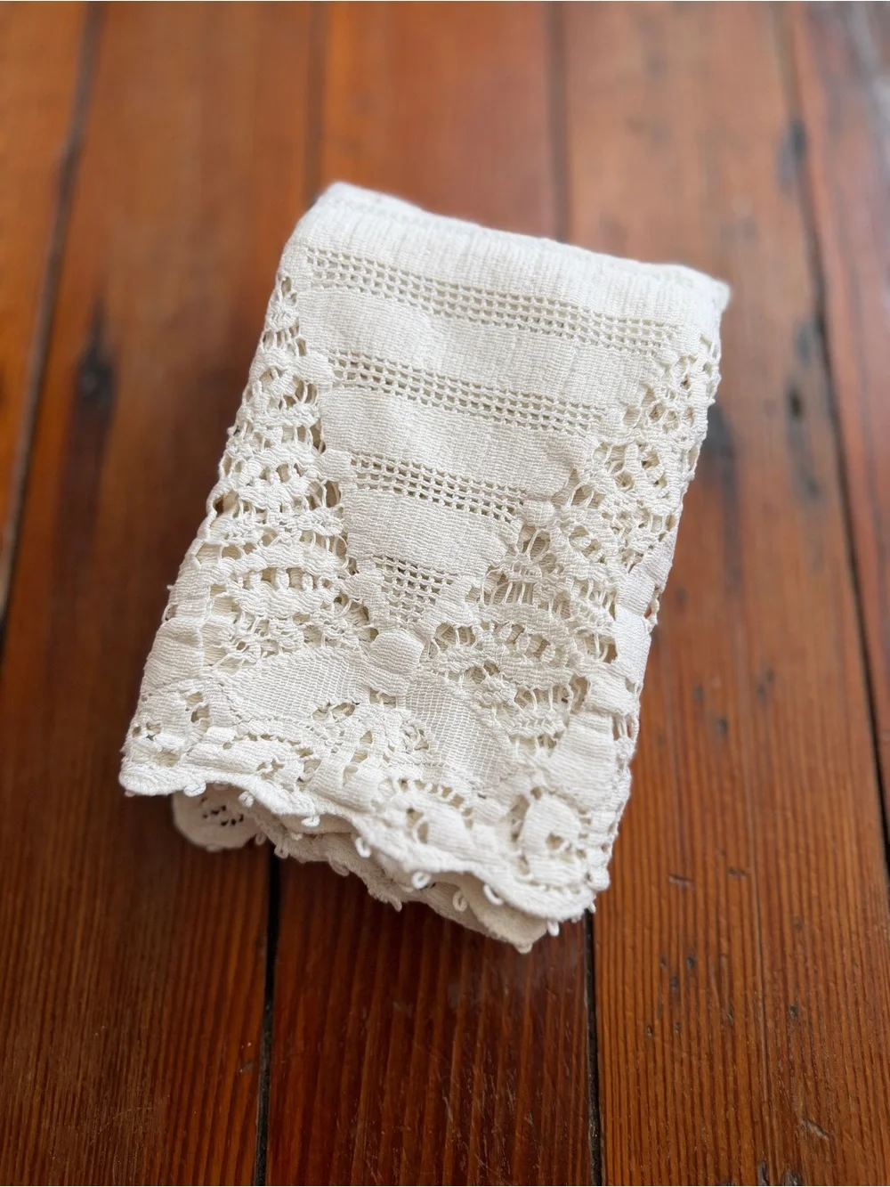 Antique Battenberg lace table runner 15x43”
